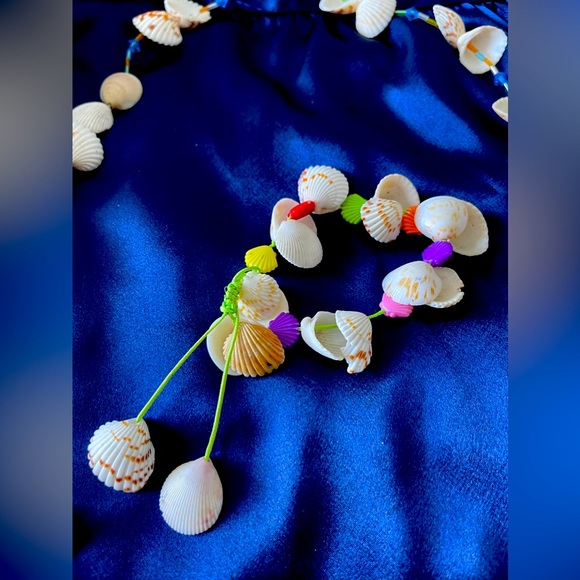 Handmade shell necklace and bracelet made in Burma/Myanmar - Picture 3 of 4